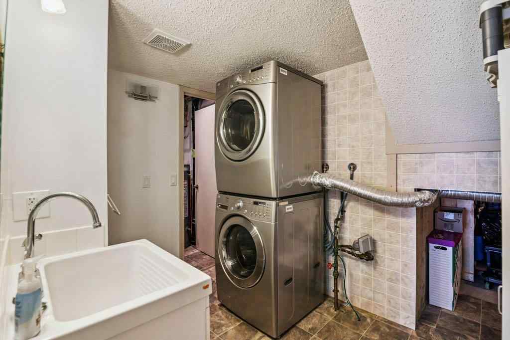 MLS® A2244098 - 153 Mckinnon Crescent NE in Mayland Heights Calgary, Residential