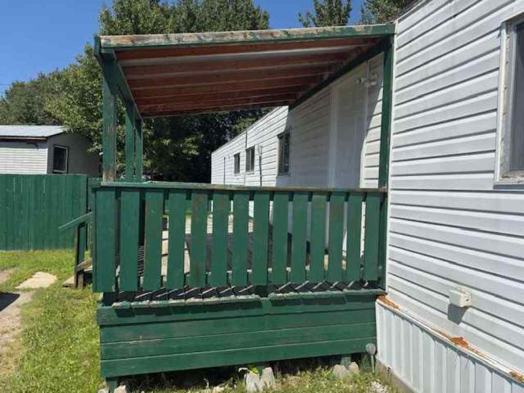 MLS® A2244106 - Unit #8 810 56th Street  in Edson Edson, Mobile