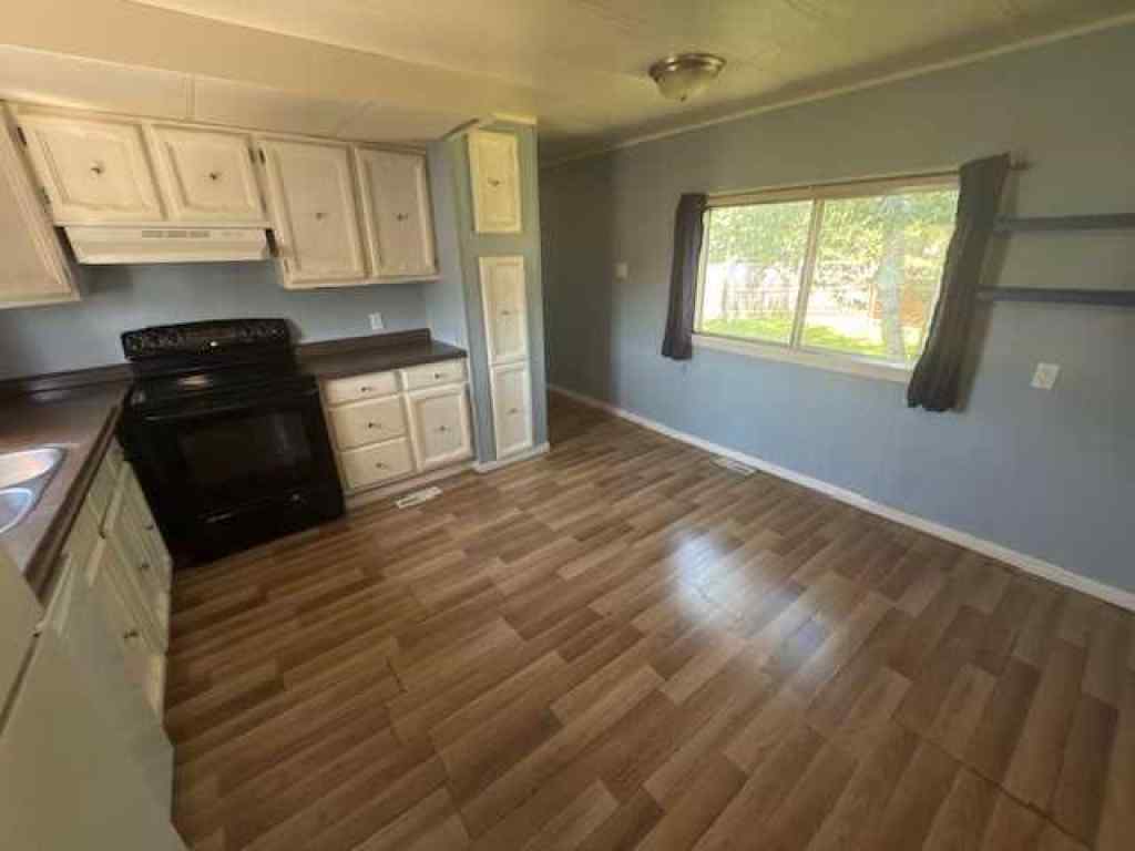 MLS® A2244106 - Unit #8 810 56th Street  in Edson Edson, Mobile