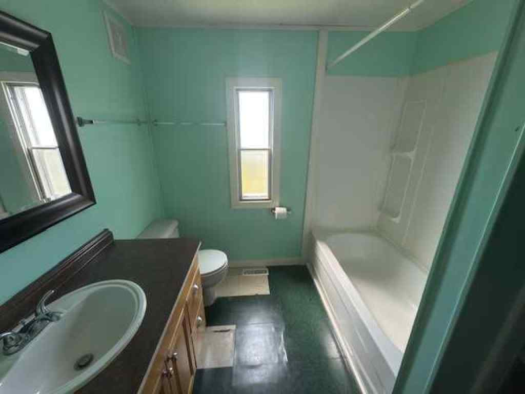 MLS® A2244106 - Unit #8 810 56th Street  in Edson Edson, Mobile