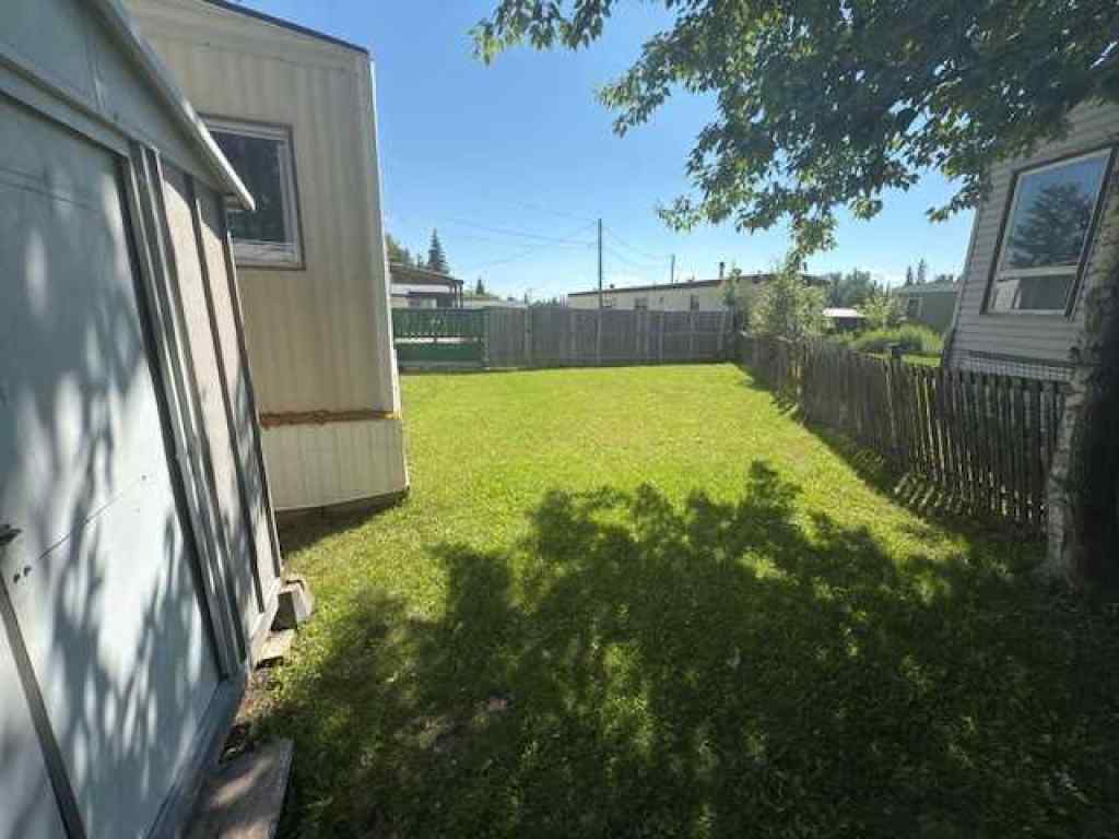 MLS® A2244106 - Unit #8 810 56th Street  in Edson Edson, Mobile