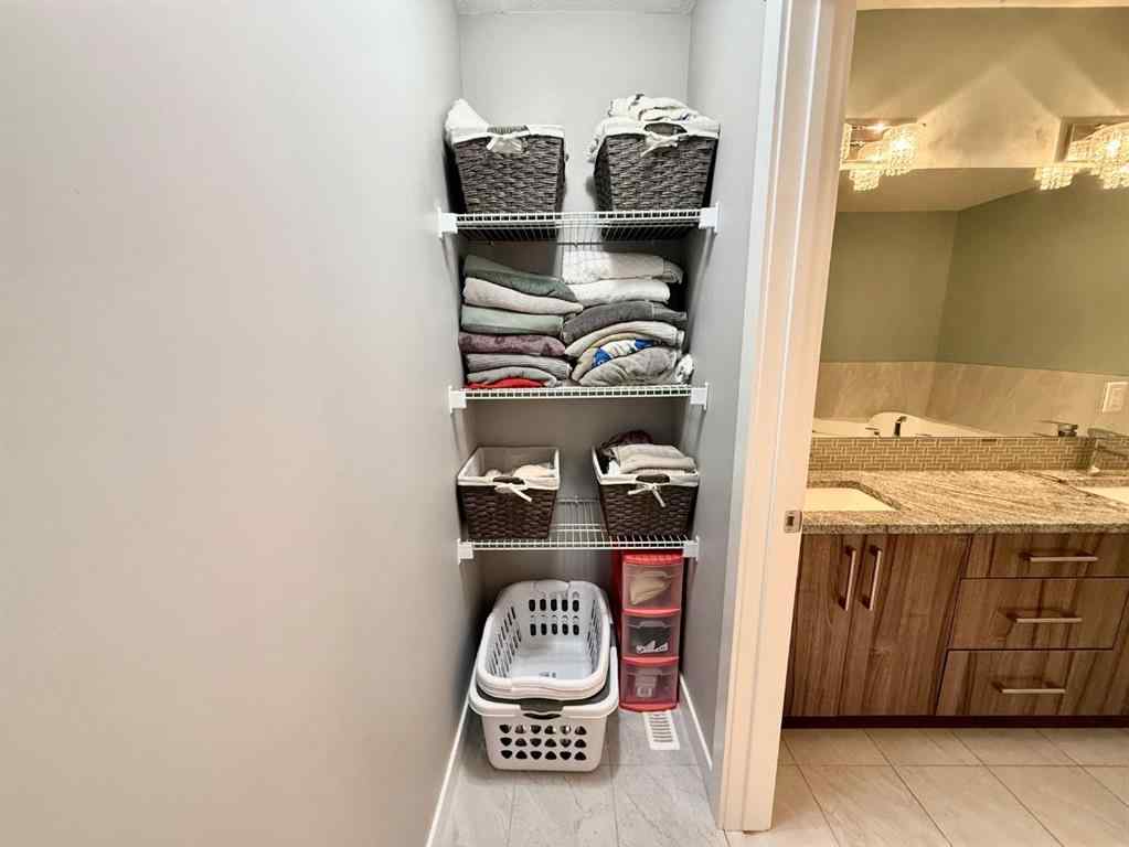 MLS® A2244117 - 864 Hampshire Crescent NE in Hampton Hills High River, Residential