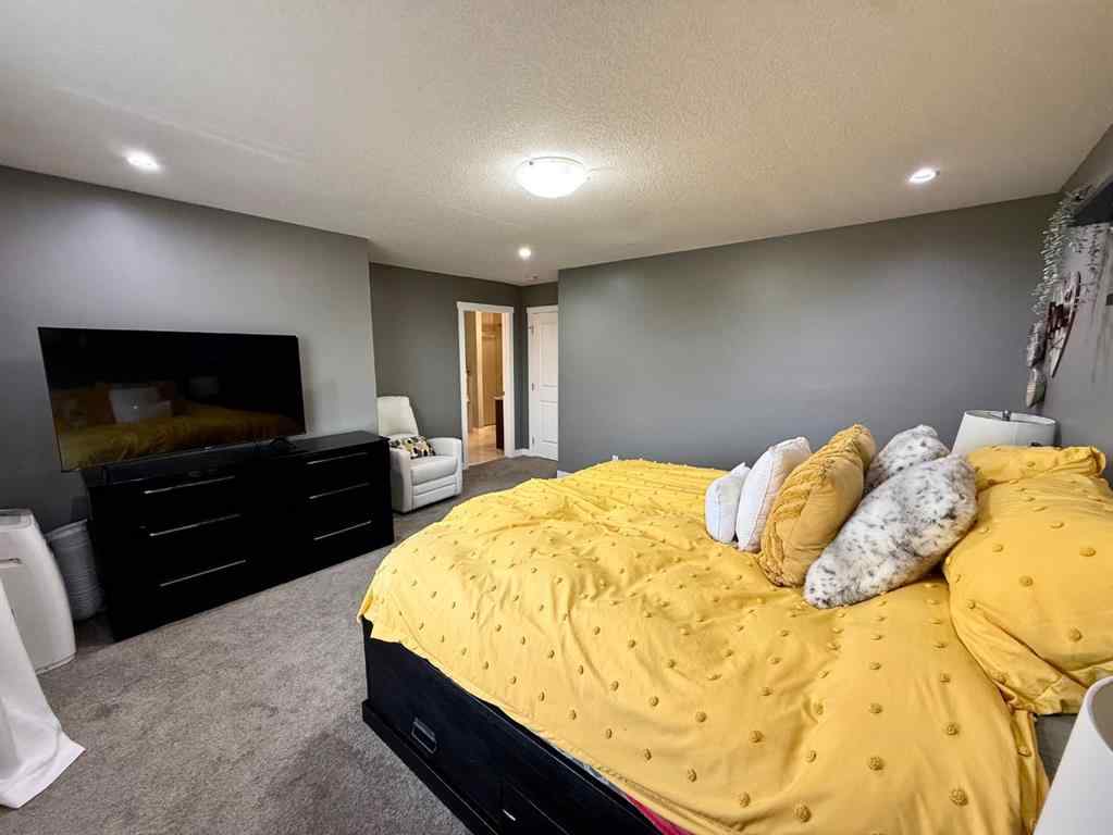 MLS® A2244117 - 864 Hampshire Crescent NE in Hampton Hills High River, Residential