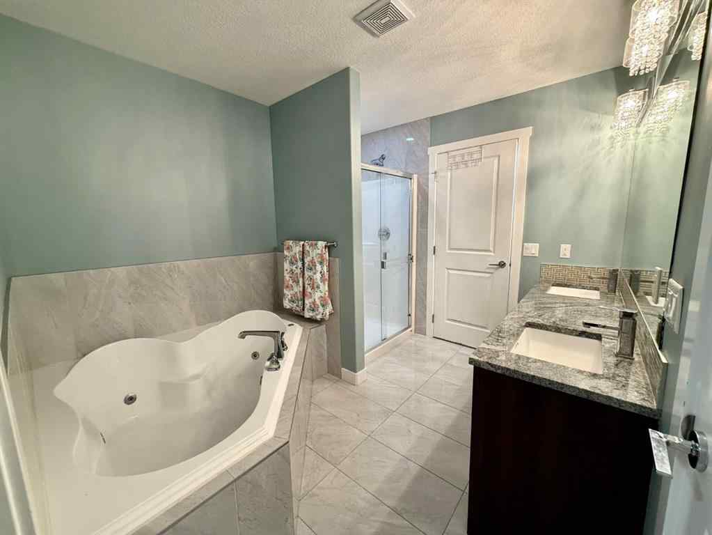 MLS® A2244117 - 864 Hampshire Crescent NE in Hampton Hills High River, Residential