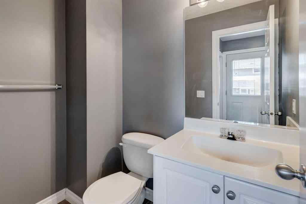 MLS® A2244118 - 378 Regal Park NE in Renfrew Calgary, Residential