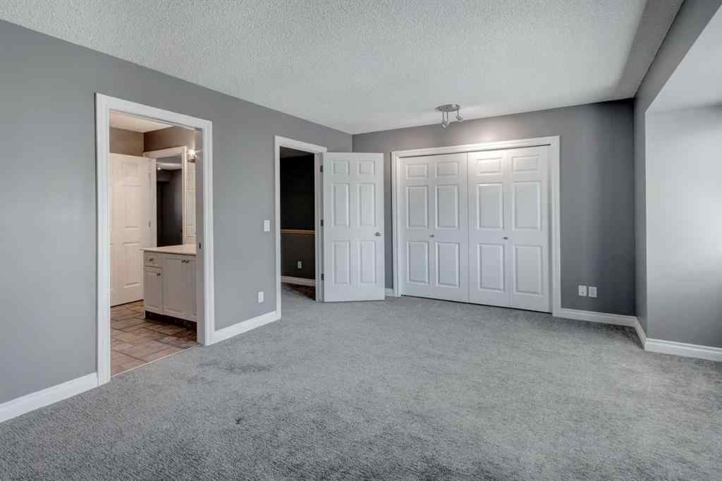MLS® A2244118 - 378 Regal Park NE in Renfrew Calgary, Residential
