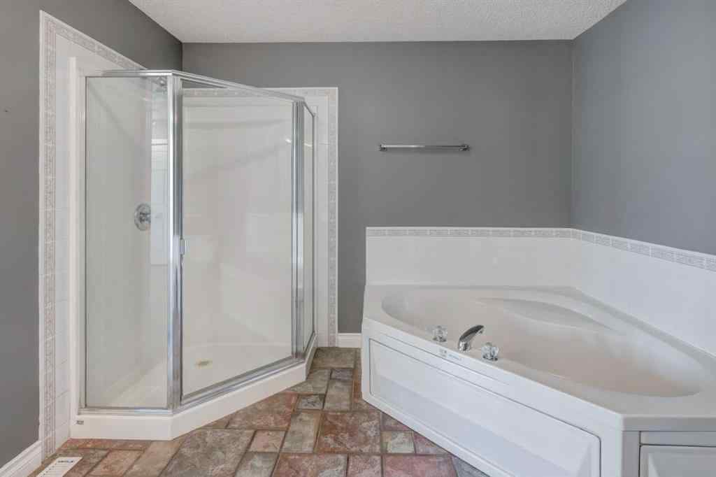 MLS® A2244118 - 378 Regal Park NE in Renfrew Calgary, Residential
