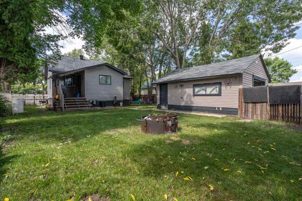 MLS® A2244119 - 5013 45 Street  in Fairview Camrose, Residential