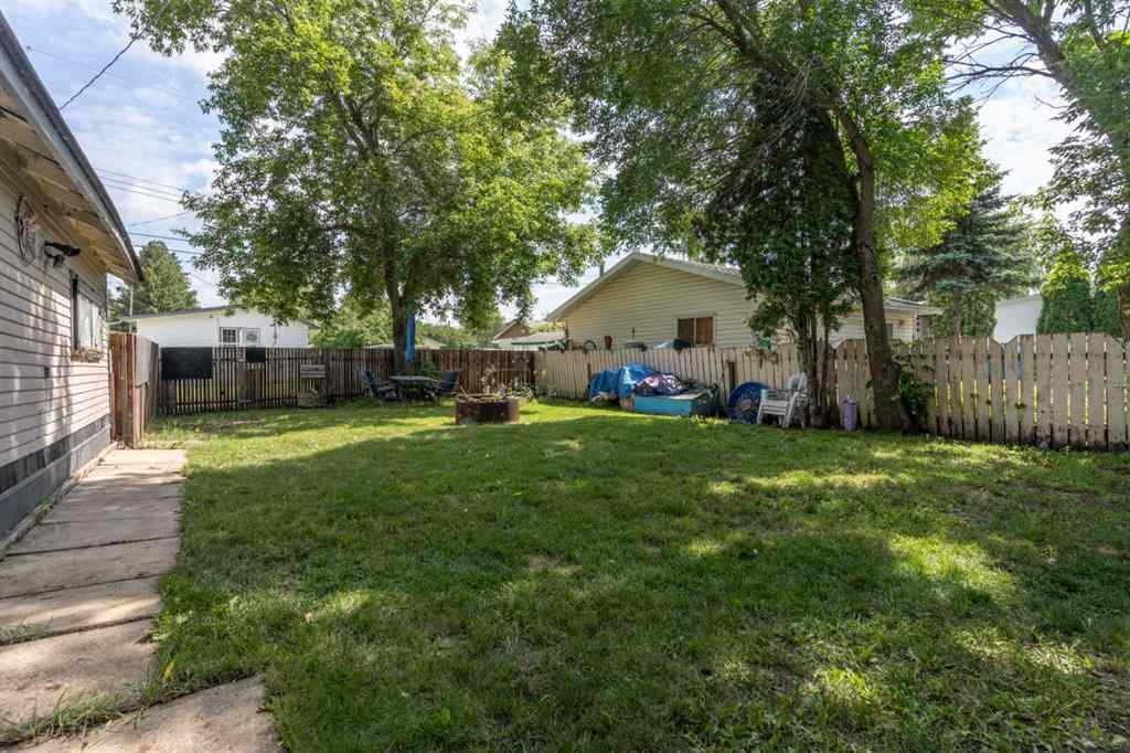 MLS® A2244119 - 5013 45 Street  in Fairview Camrose, Residential