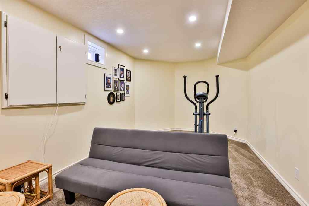 MLS® A2244147 - 2857 6 Avenue S in Glendale Lethbridge, Residential