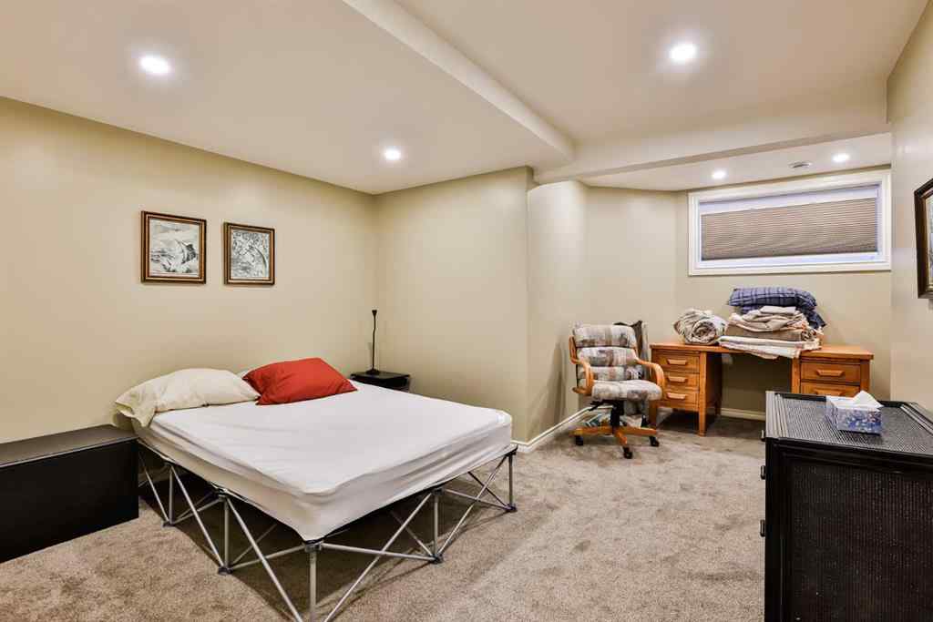 MLS® A2244147 - 2857 6 Avenue S in Glendale Lethbridge, Residential