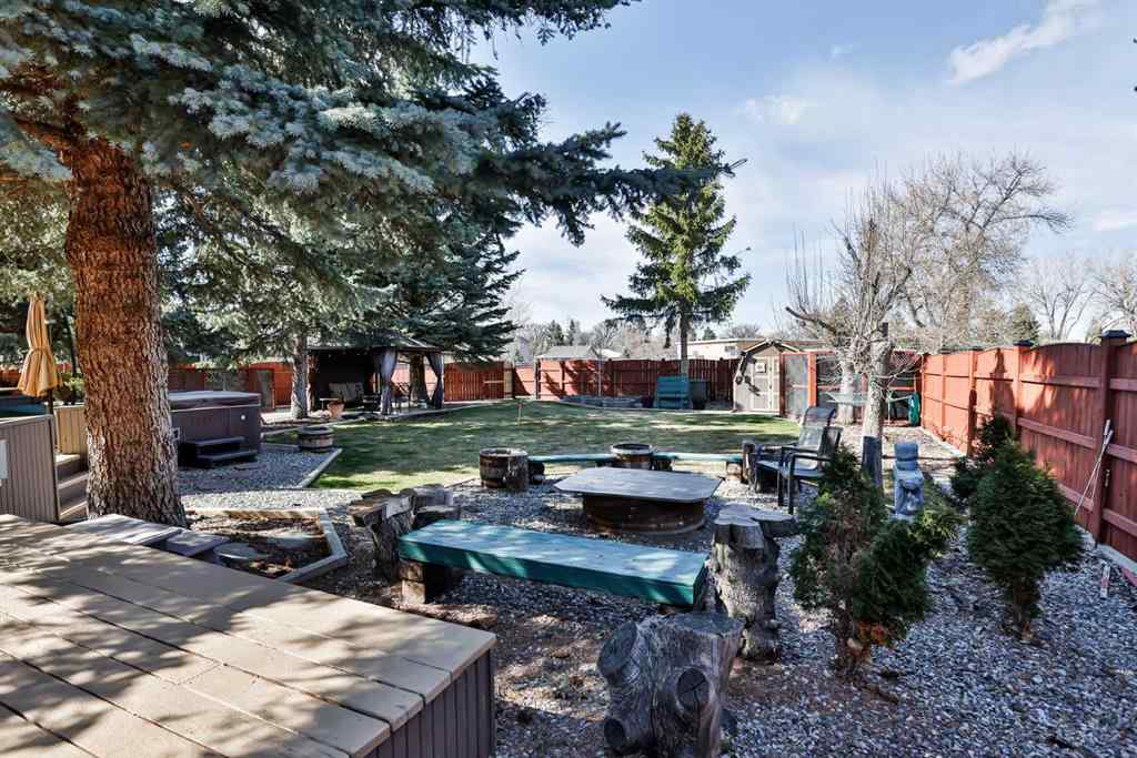 MLS® A2244147 - 2857 6 Avenue S in Glendale Lethbridge, Residential