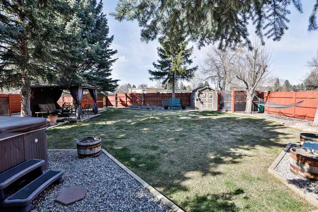 MLS® A2244147 - 2857 6 Avenue S in Glendale Lethbridge, Residential