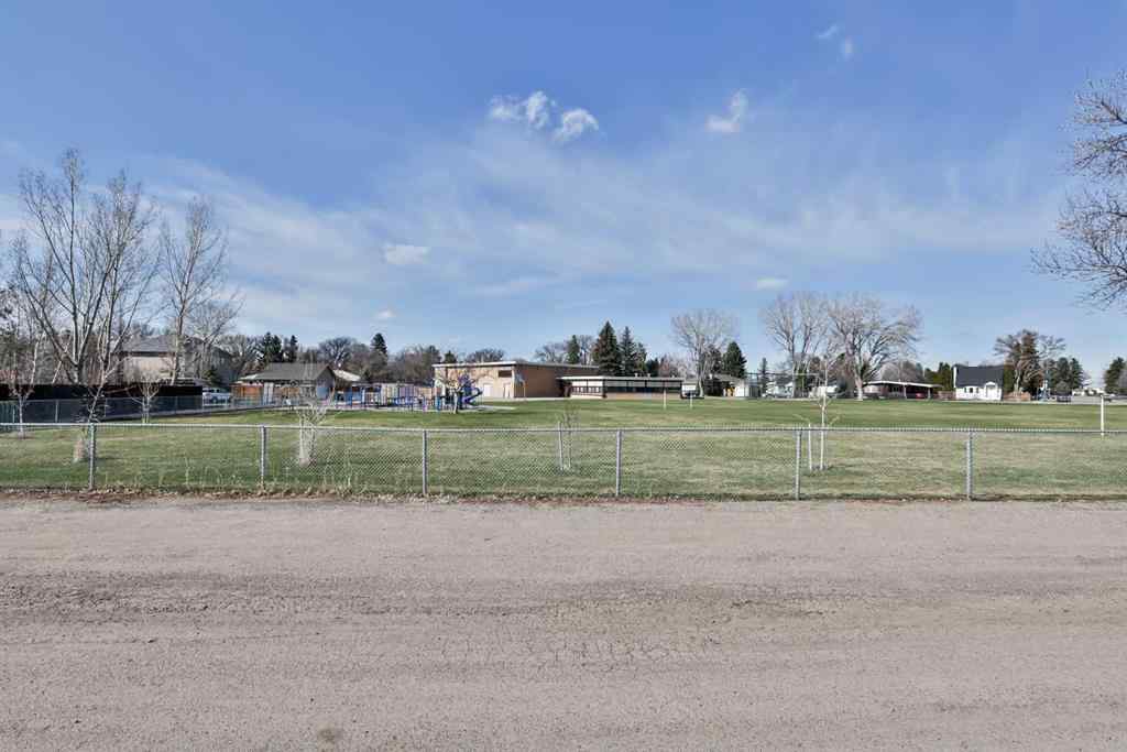 MLS® A2244147 - 2857 6 Avenue S in Glendale Lethbridge, Residential