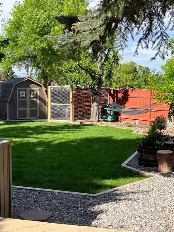 MLS® A2244147 - 2857 6 Avenue S in Glendale Lethbridge, Residential