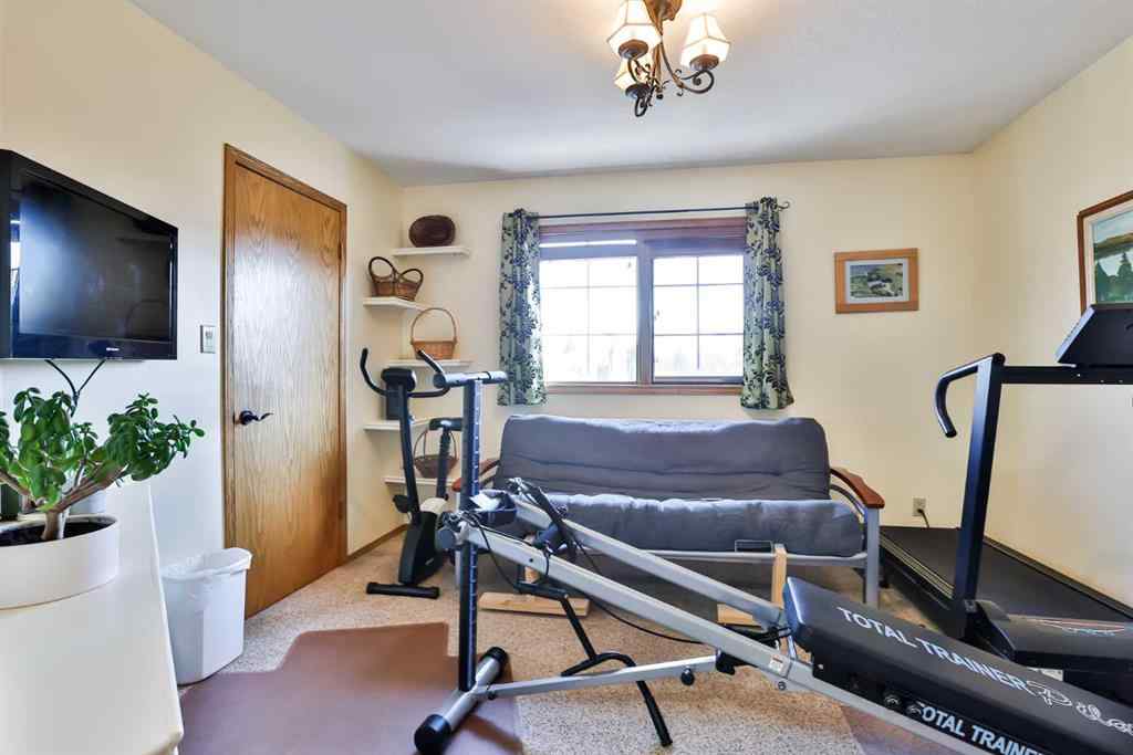 MLS® A2244147 - 2857 6 Avenue S in Glendale Lethbridge, Residential