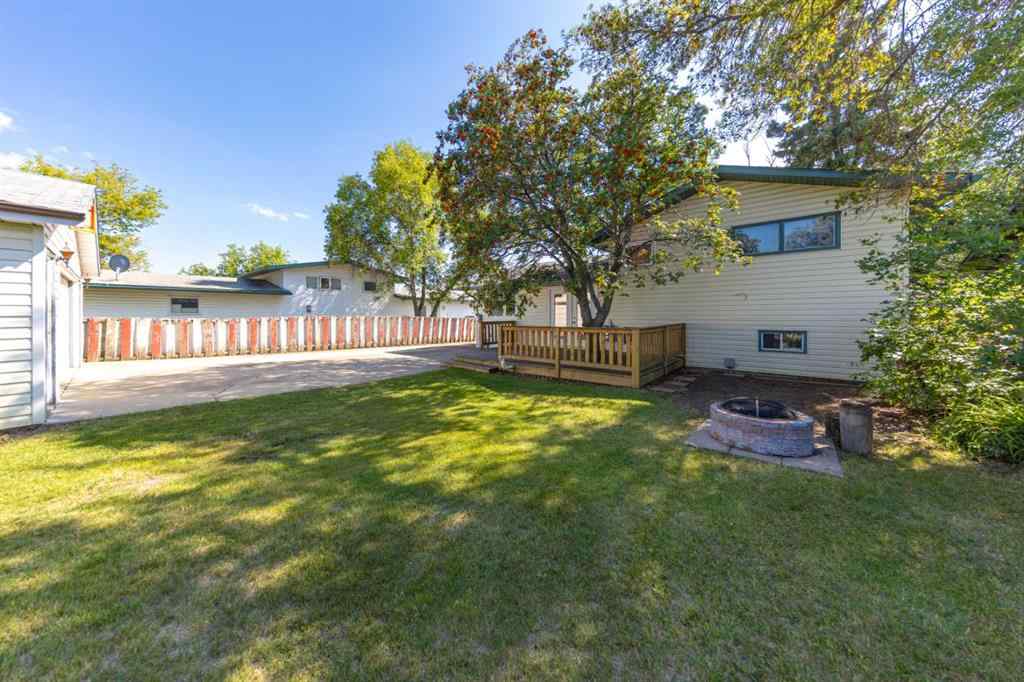 MLS® A2244151 - 5204 32 Street  in Steele Heights Lloydminster, Residential