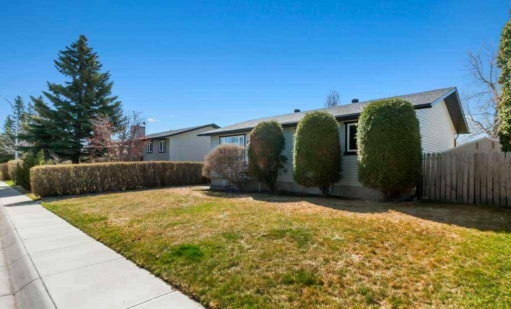 MLS® A2244190 - 1417 Mccrimmon Drive  in NONE Carstairs, Residential