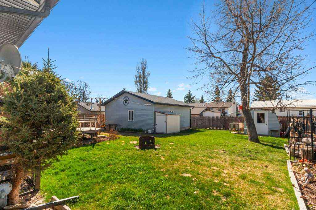 MLS® A2244190 - 1417 Mccrimmon Drive  in NONE Carstairs, Residential