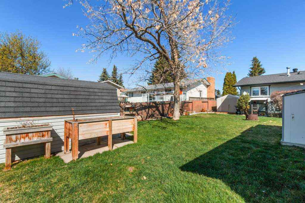 MLS® A2244190 - 1417 Mccrimmon Drive  in NONE Carstairs, Residential