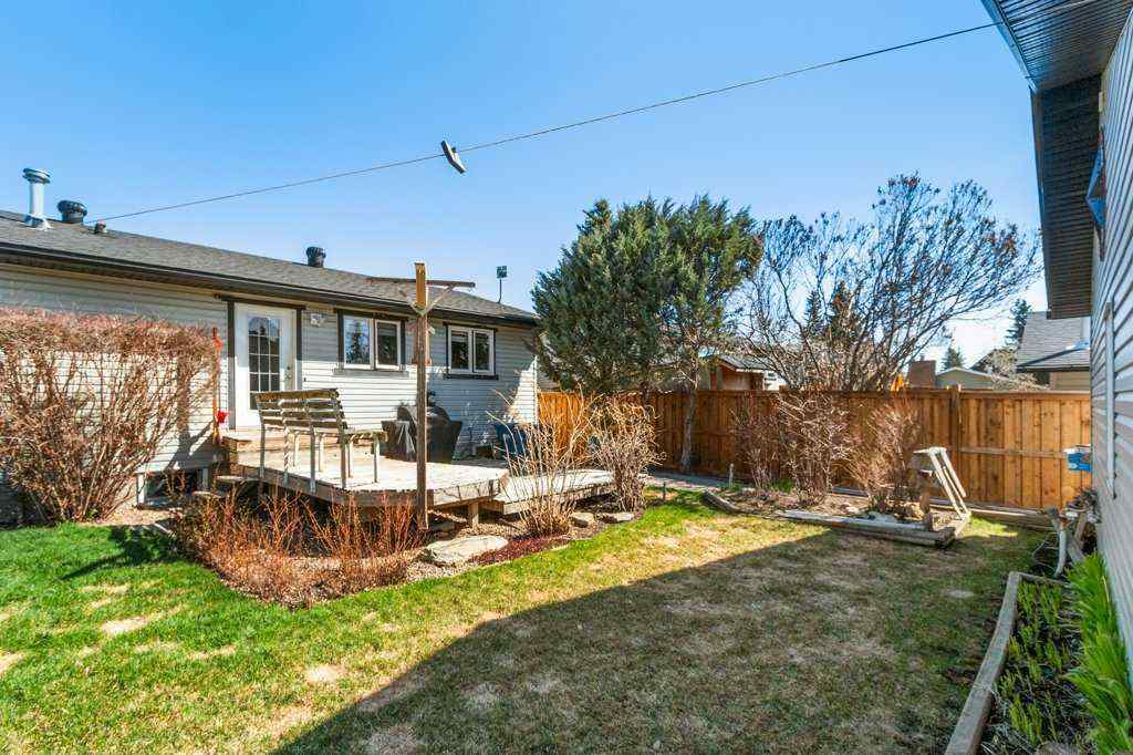 MLS® A2244190 - 1417 Mccrimmon Drive  in NONE Carstairs, Residential