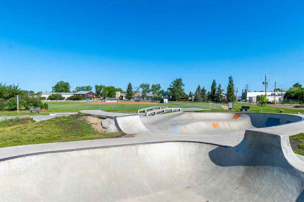 MLS® A2244190 - 1417 Mccrimmon Drive  in NONE Carstairs, Residential