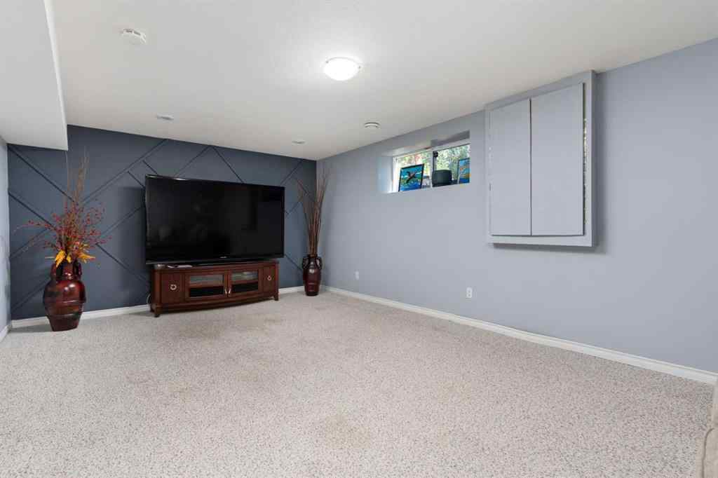MLS® A2244204 - 2605 57 Street  in Valleyview Camrose, Residential