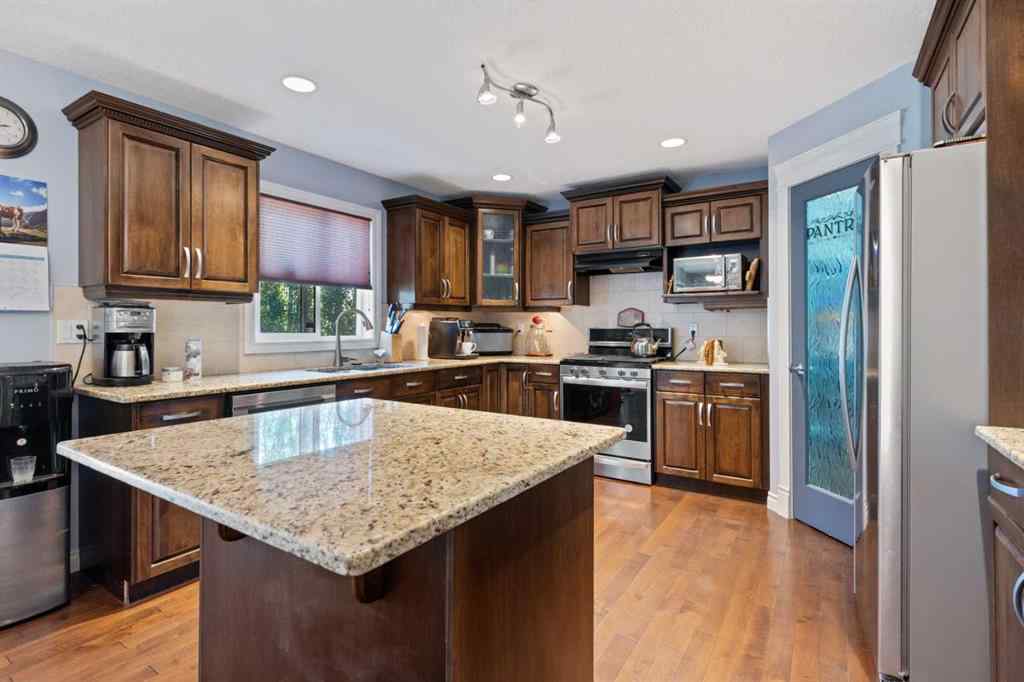 MLS® A2244204 - 2605 57 Street  in Valleyview Camrose, Residential