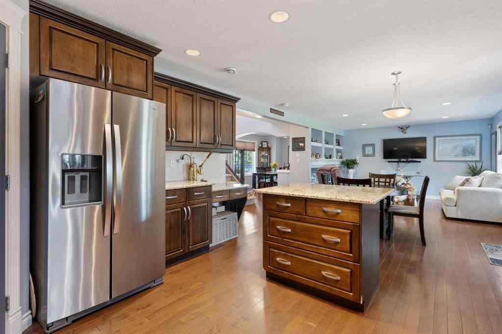 MLS® A2244204 - 2605 57 Street  in Valleyview Camrose, Residential