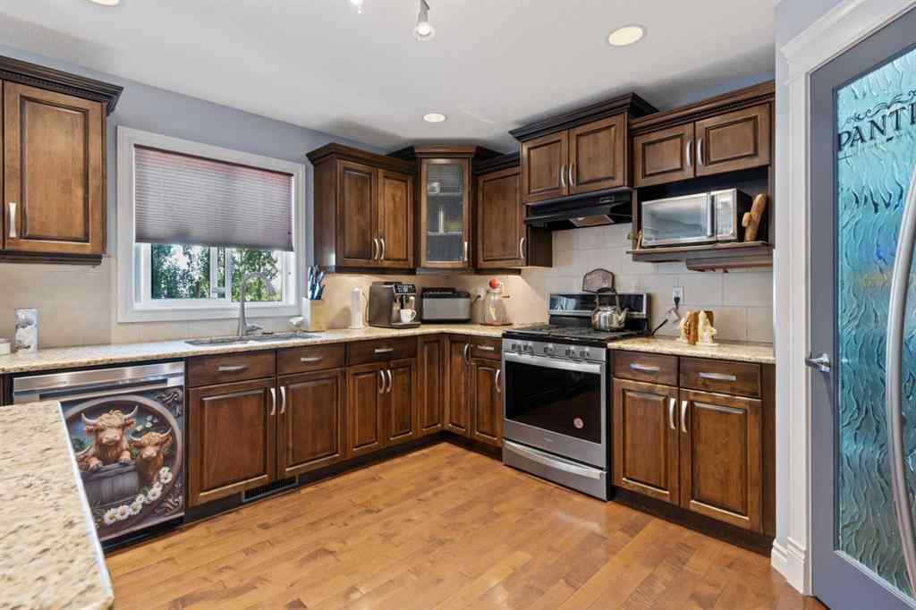 MLS® A2244204 - 2605 57 Street  in Valleyview Camrose, Residential