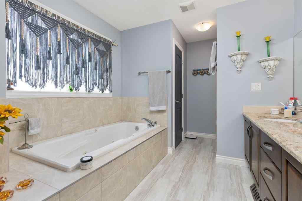 MLS® A2244204 - 2605 57 Street  in Valleyview Camrose, Residential