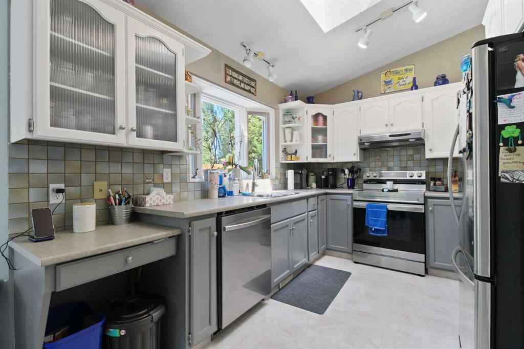 MLS® A2244235 - 66 Edgewood Crescent W in Ridgewood Lethbridge, Residential