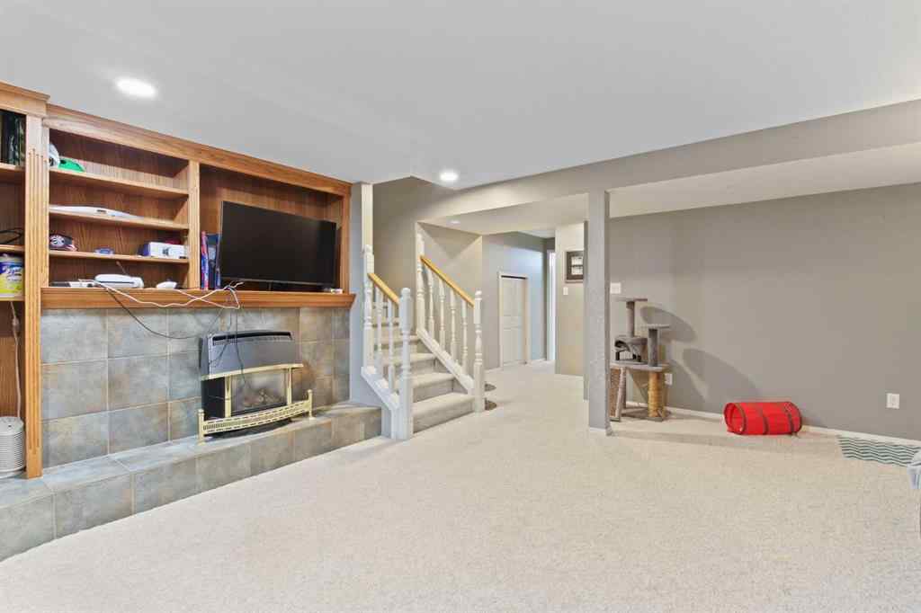 MLS® A2244235 - 66 Edgewood Crescent W in Ridgewood Lethbridge, Residential