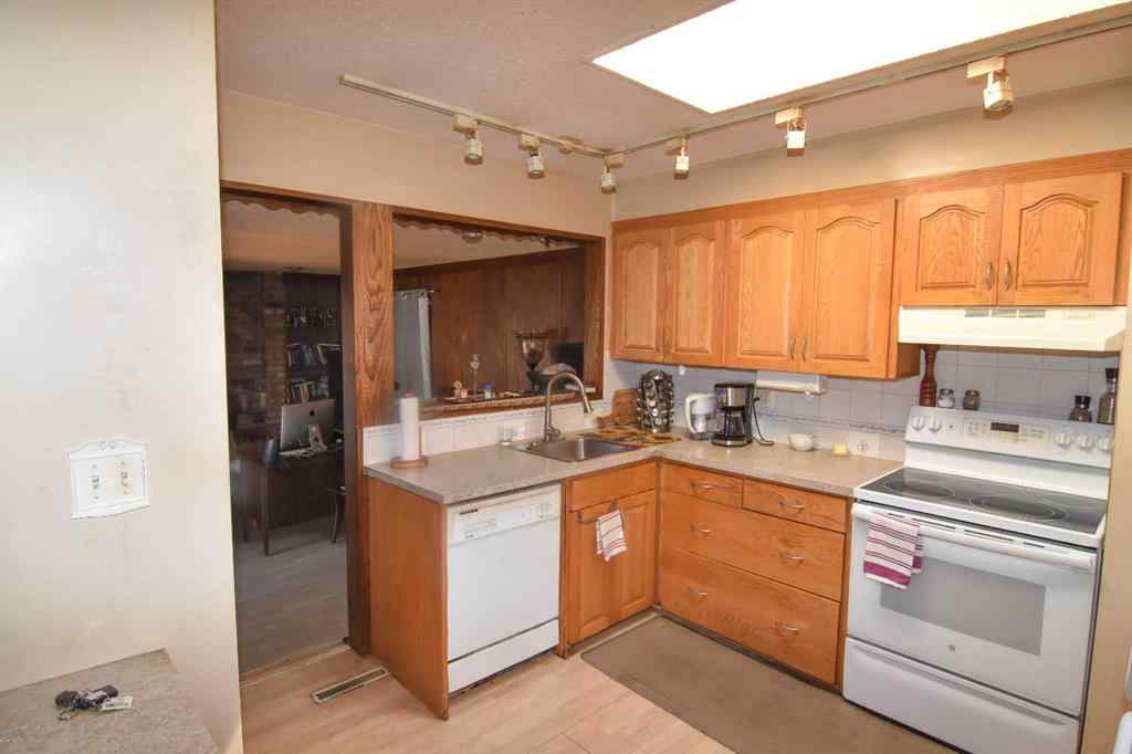MLS® A2244240 - 1140 Trafford Drive NW in Thorncliffe Calgary, Residential