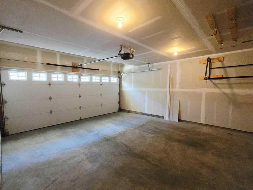 MLS® A2244265 - 120 Wentworth Row SW in West Springs Calgary, Residential
