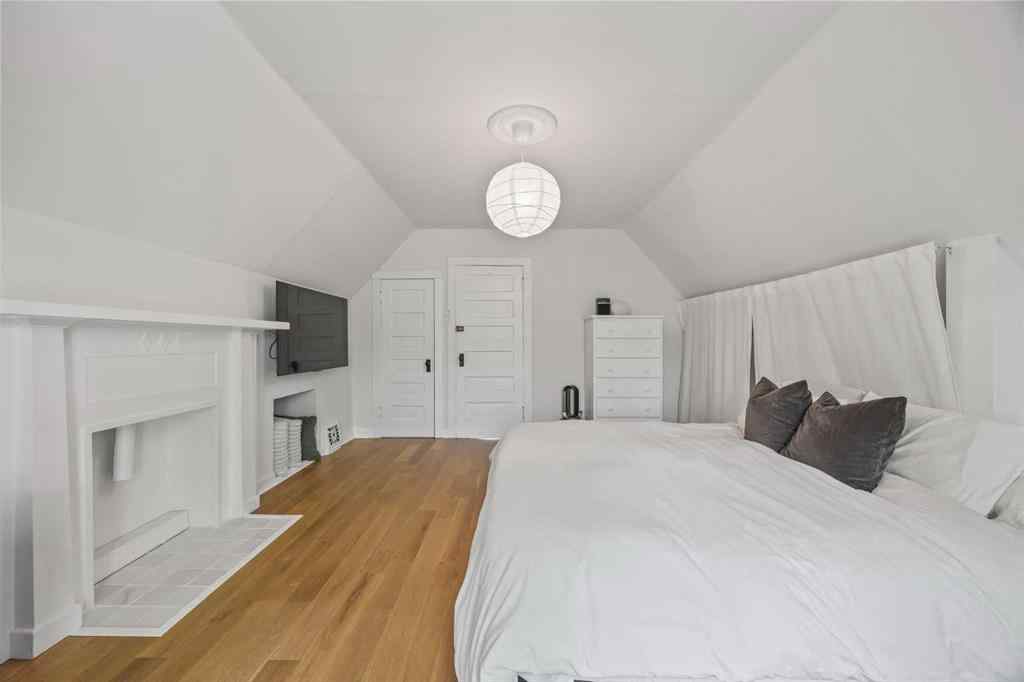 MLS® A2244266 - 529 20 Avenue SW in Cliff Bungalow Calgary, Residential