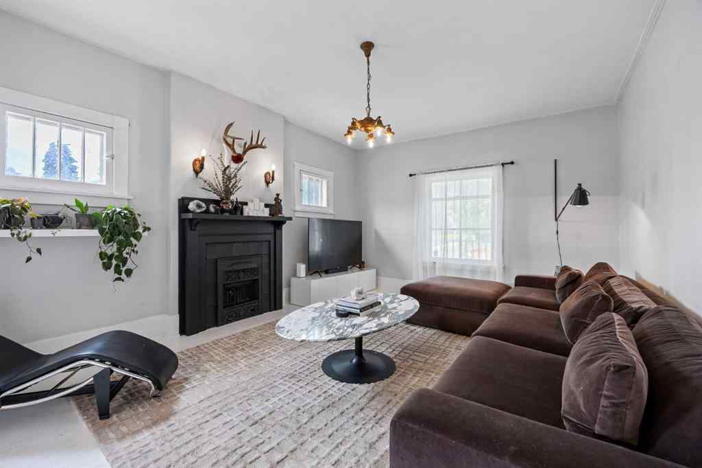 MLS® A2244266 - 529 20 Avenue SW in Cliff Bungalow Calgary, Residential
