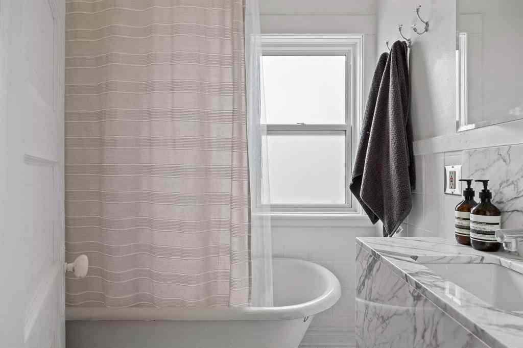MLS® A2244266 - 529 20 Avenue SW in Cliff Bungalow Calgary, Residential