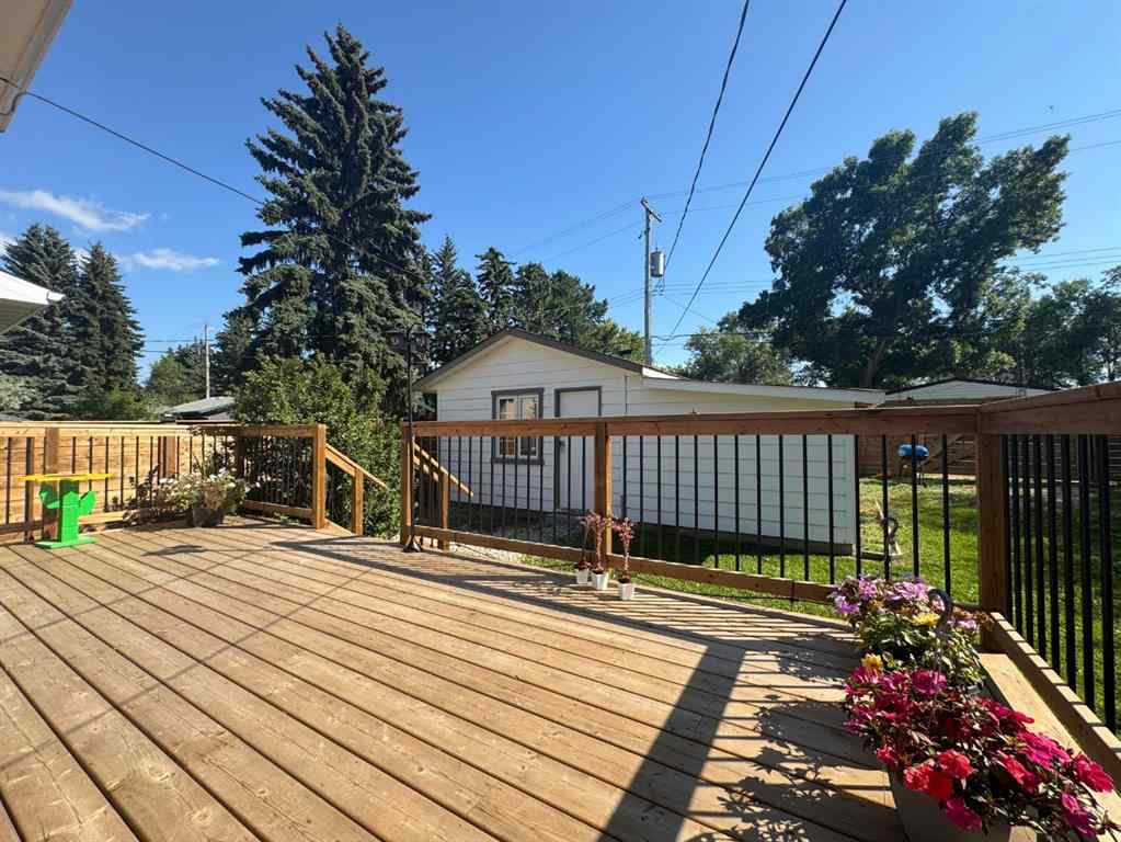 MLS® A2244276 - 5703 47A Avenue  in Mount Pleasant Camrose, Residential