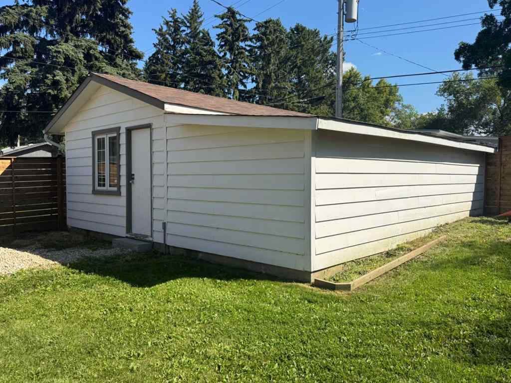 MLS® A2244276 - 5703 47A Avenue  in Mount Pleasant Camrose, Residential