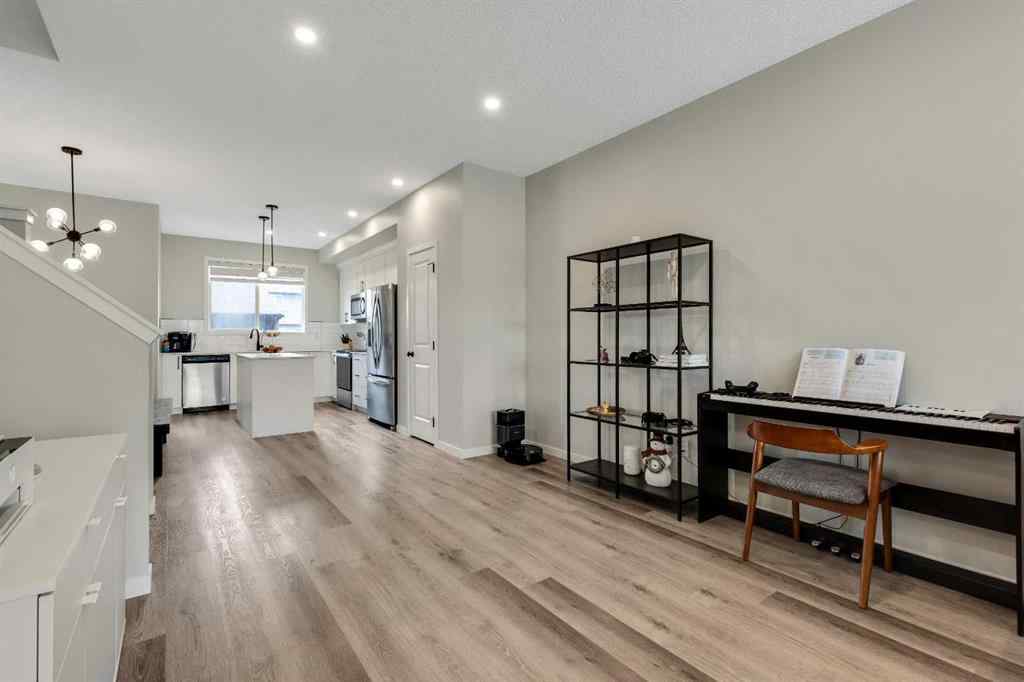 MLS® A2244291 - 46 Creekstone Path SW in Pine Creek Calgary, Residential