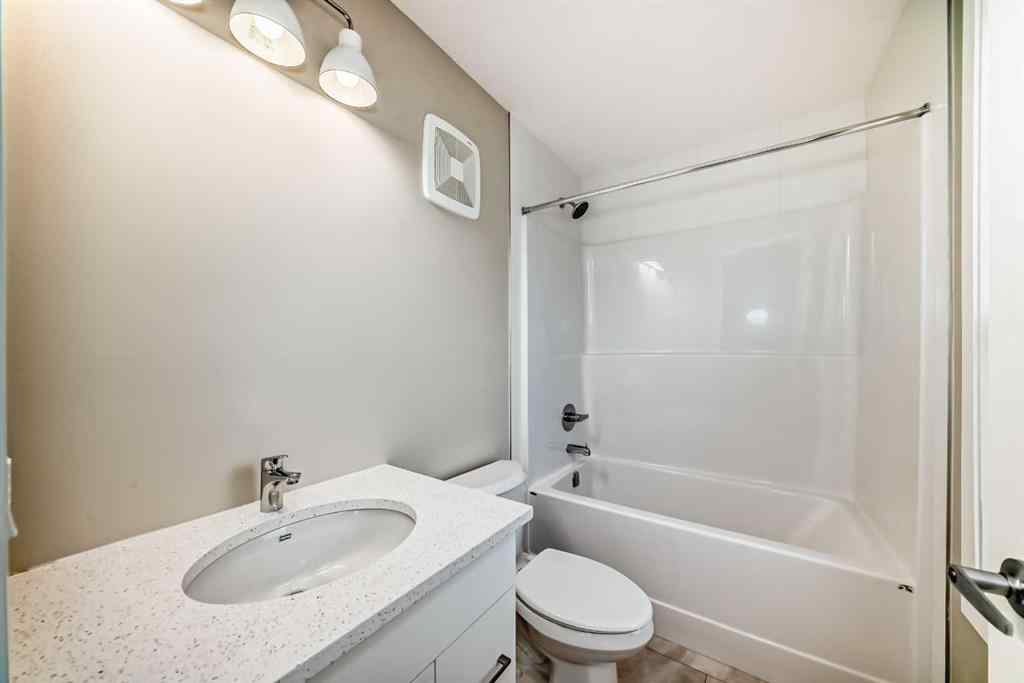 MLS® A2244297 - 432 Hotchkiss Drive SE in Hotchkiss Calgary, Residential