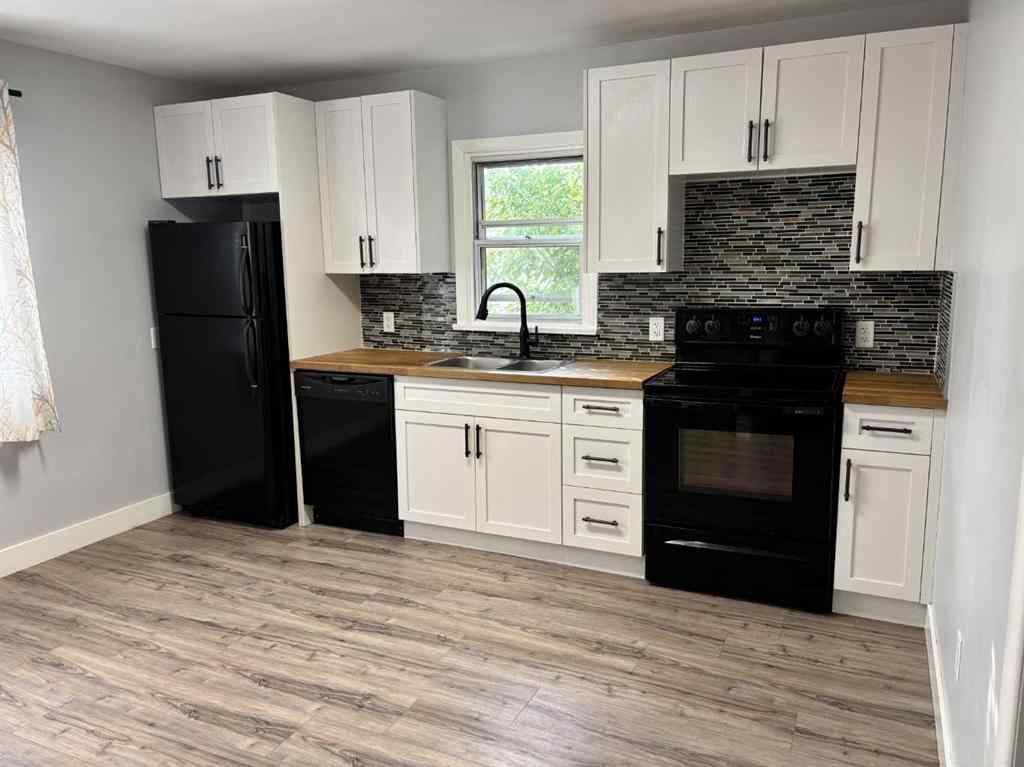 MLS® A2244322 - 5113 48 Avenue  in Central Ponoka Ponoka, Residential