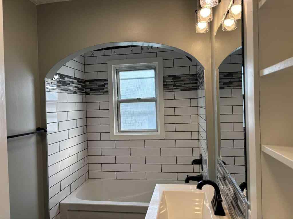 MLS® A2244322 - 5113 48 Avenue  in Central Ponoka Ponoka, Residential