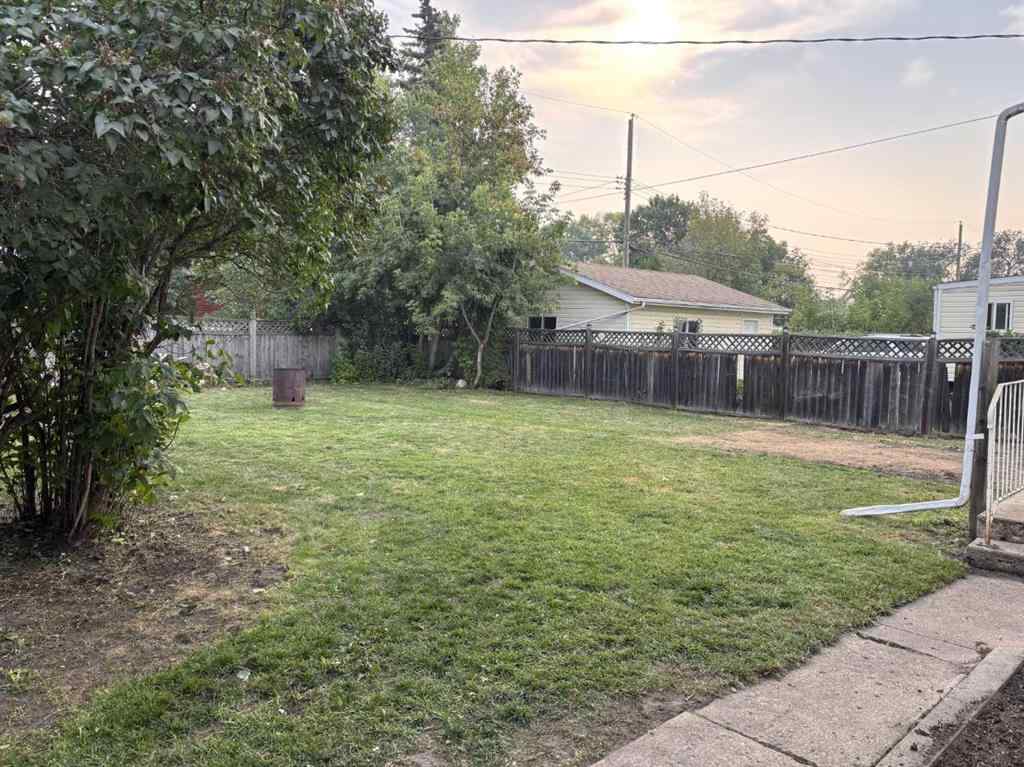 MLS® A2244322 - 5113 48 Avenue  in Central Ponoka Ponoka, Residential