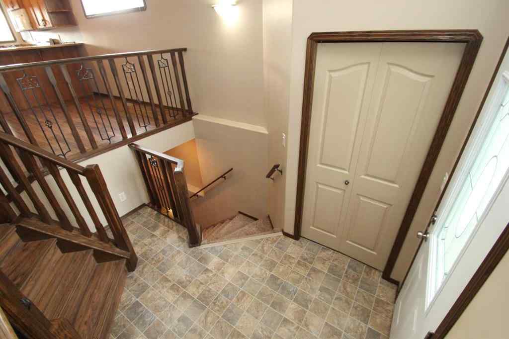 MLS® A2244349 - 83 Vickers Close  in Vanier Woods Red Deer, Residential