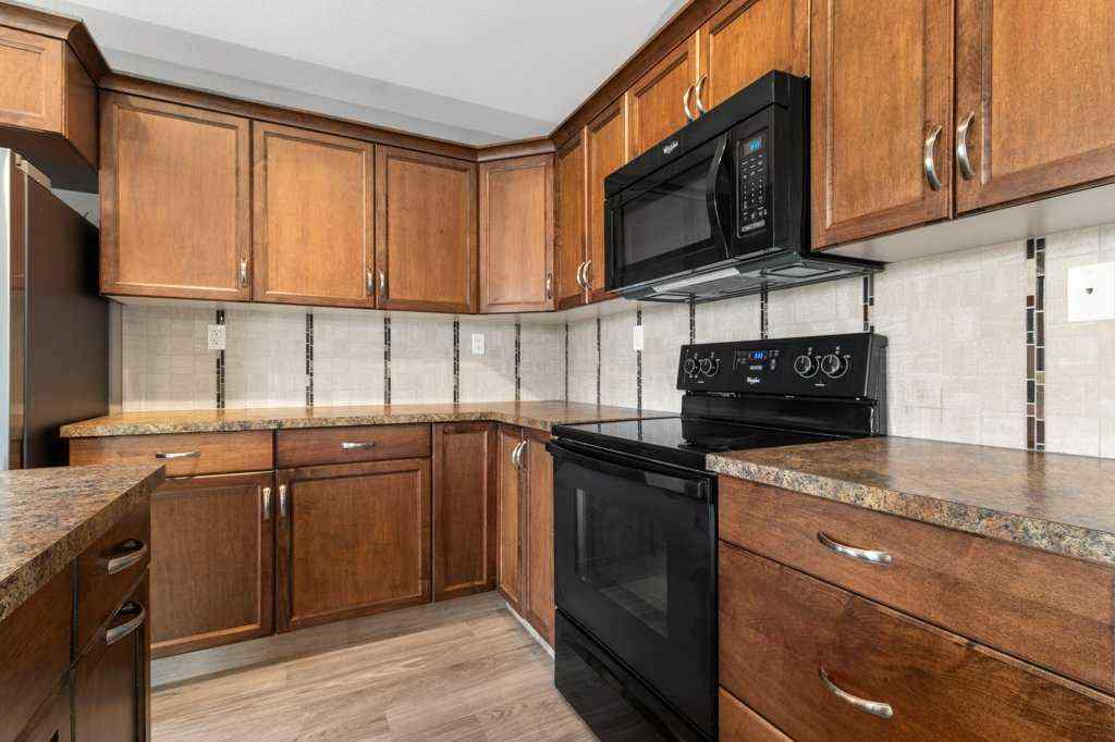 MLS® A2244359 - 526 Oak Street Street  in NONE Springbrook, Residential