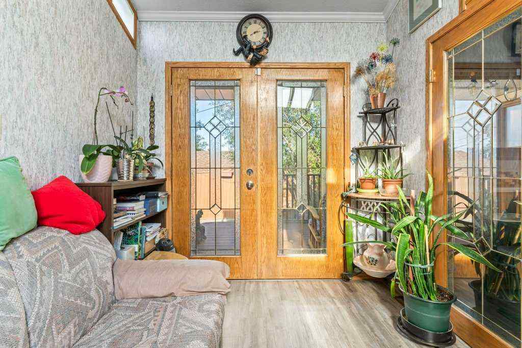 MLS® A2244360 - 6920 Hunterbow Crescent NW in Huntington Hills Calgary, Residential