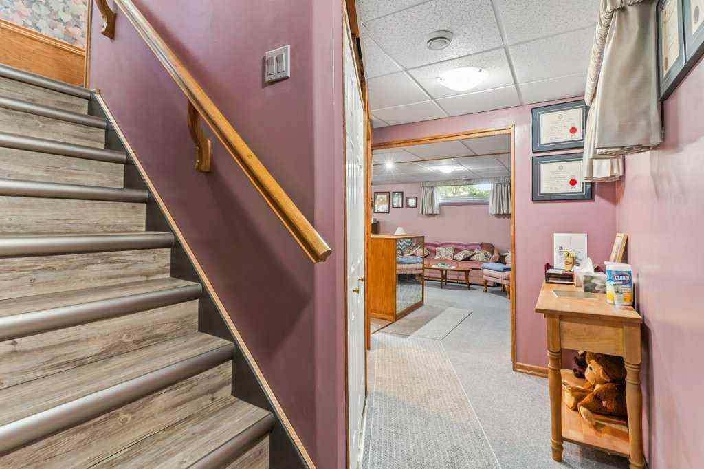 MLS® A2244360 - 6920 Hunterbow Crescent NW in Huntington Hills Calgary, Residential