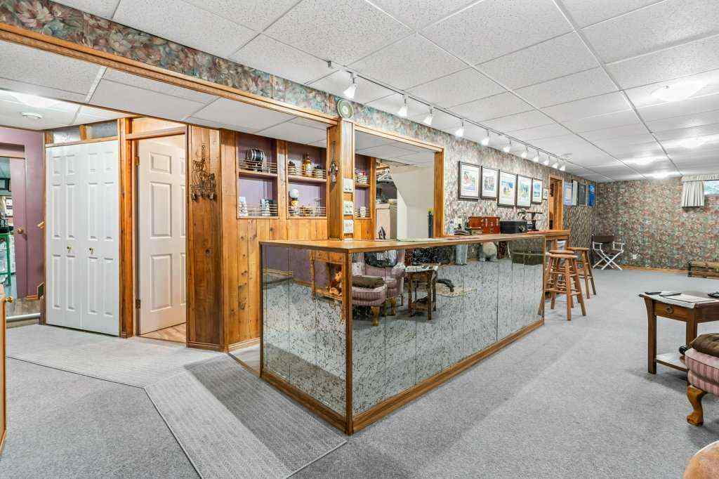 MLS® A2244360 - 6920 Hunterbow Crescent NW in Huntington Hills Calgary, Residential